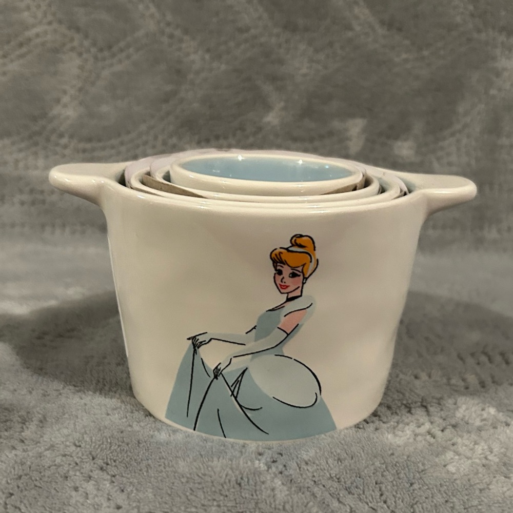 New Rae Dunn Cinderella Measuring Cups